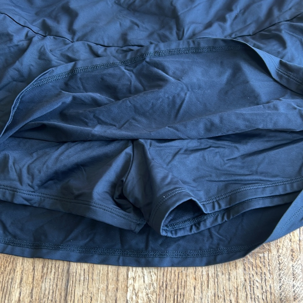Tommy Bahama Pearl Skort - Medium - New - Picture 6 of 6